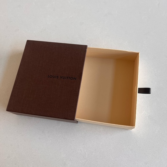 Authentic Louis Vuitton Box with Leather Pull - Picture 4 of 10